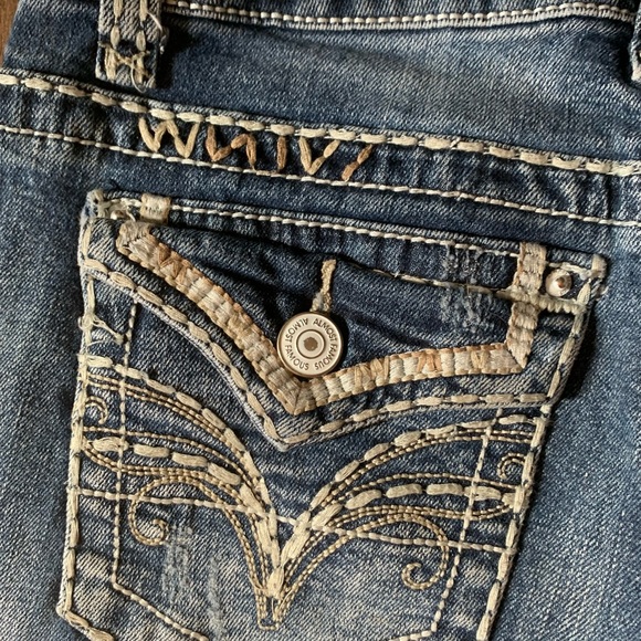 Almost Famous Jeans - Picture 8 of 10
